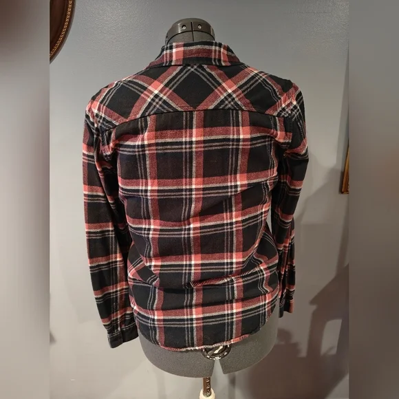 🤍PAIGE Women's Plaid Button Down Flannel Red Black Size Medium - Picture 2 of 3